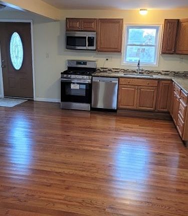 4th image of 314 Lincoln St