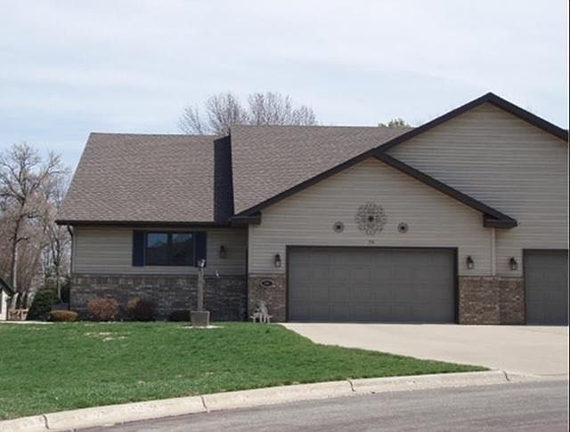 1st image of 561 Southport Dr