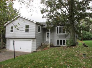 1011 Ridgewood Ave, McHenry, IL 60051