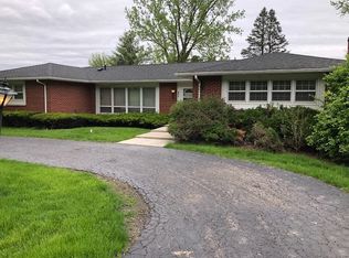 908 Willow Ln, Dundee, IL 60118