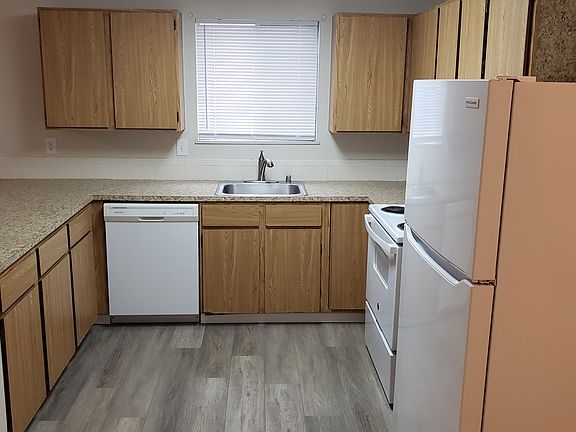 4th image of 1105 Portland Ave APT L