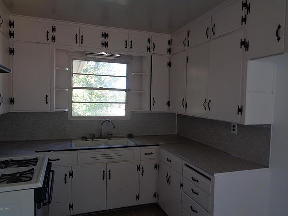 4th image of 3402 E Blacklidge Dr