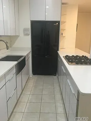 Sold by Winzone Realty Inc | media 3