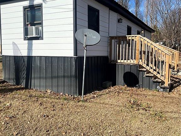 2nd image of 330 Georgianna St