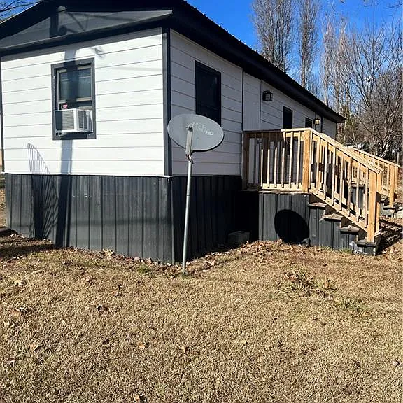 330 Georgianna St — Photo 2