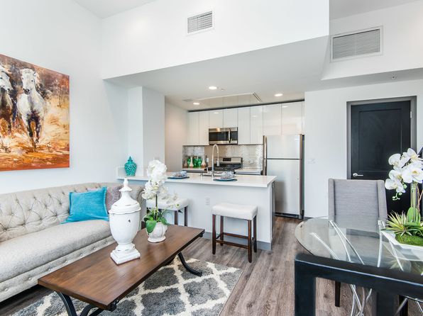 10748 Riverside Dr #7