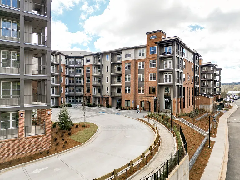 District on the Etowah Apartments — Photo 22