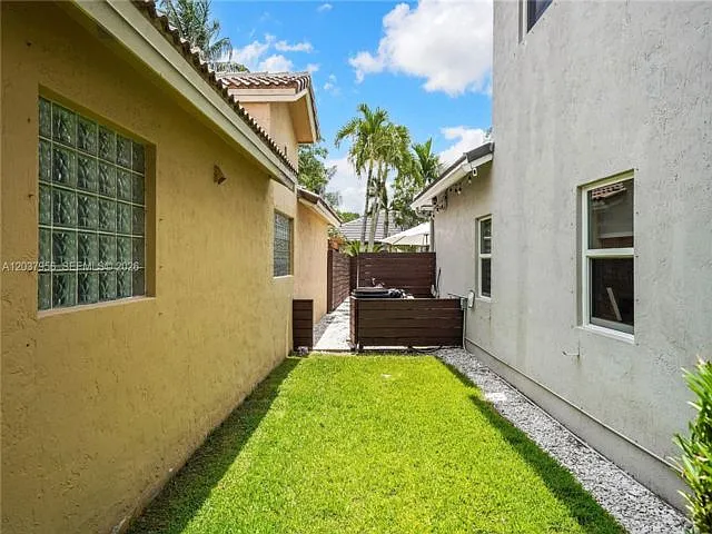 4152 Sapphire Ter — Photo 14