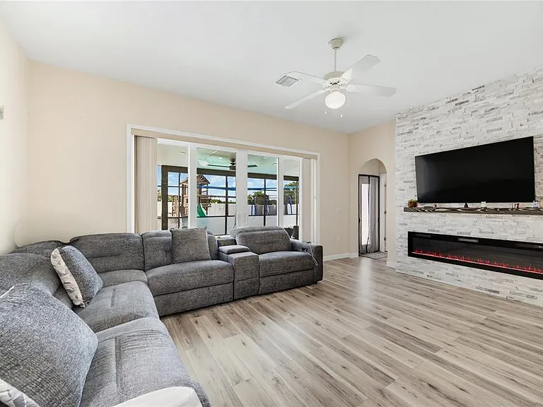 431 Vizcay Way — Photo 14
