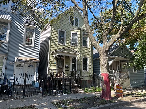 3rd image of 4722 S Marshfield Ave
