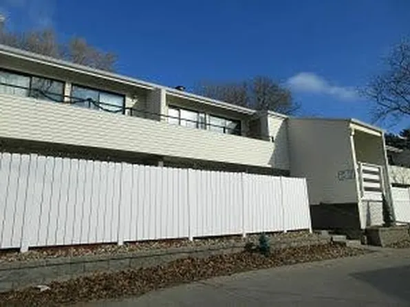 2955 Bowling St SW APT 135, Cedar Rapids, IA 52404
