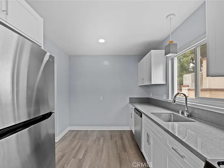 2027 Vista Del Mar St #3 — Photo 9