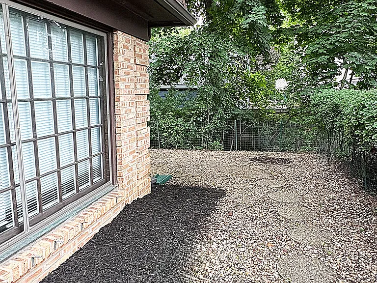 114 W Hillside Ave — Photo 4