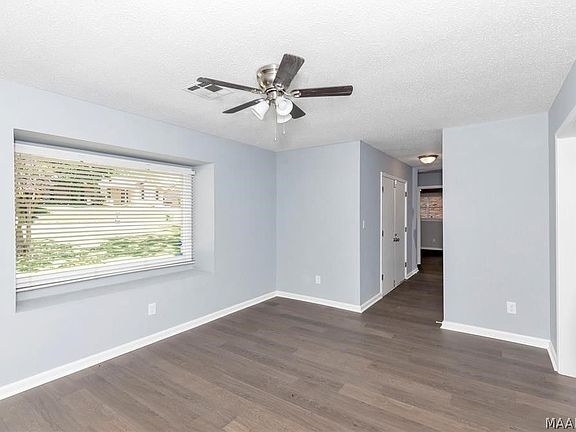 2nd image of 420 Glade Park Dr