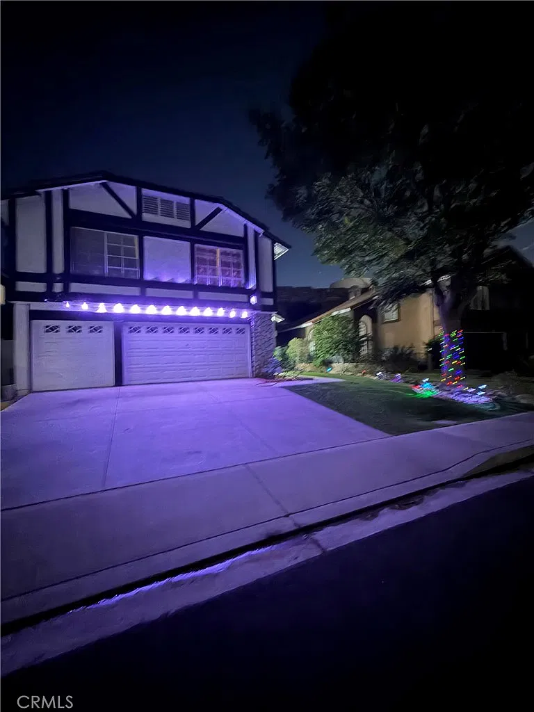 5 bed, 2.5 bath, 2225 sqft, $3,800 — Photo 4