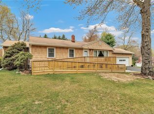 75 Macarthur Rd, Trumbull, CT 06611