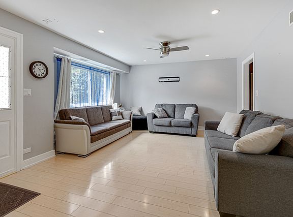 3rd image of 1257 E Canterbury Trl #5-62
