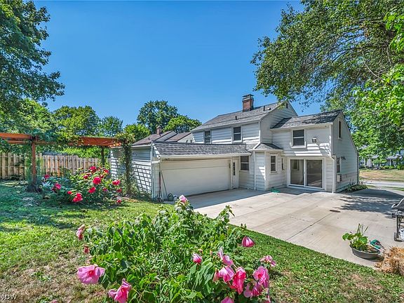 5th image of 20860 Farnsleigh Rd