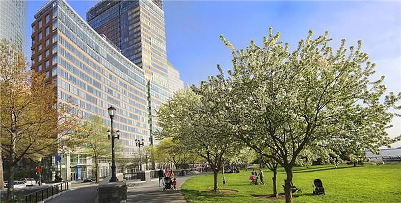 Rented by R New York | media 2