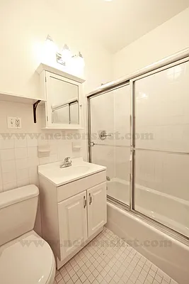 Rented by R New York | media 3