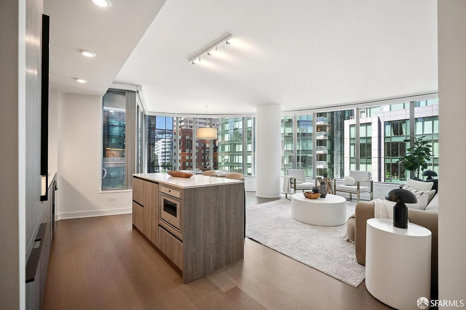 2 bed, 2.0 bath, 1379 sqft, $9,995 — Photo 2