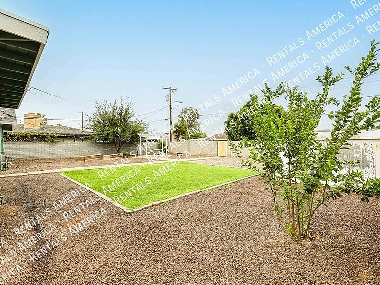 1723 W Indianola Ave — Photo 29