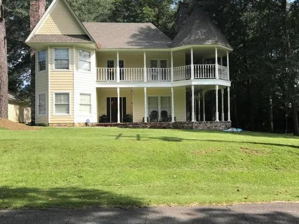 30 Eastover Blvd, Petal, MS 39465