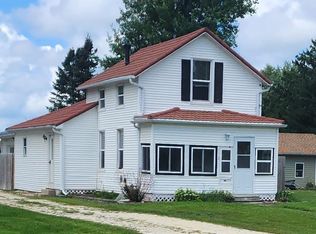 712 N Franklin St, Manchester, IA 52057