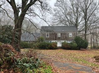 1065 Friendly Rd, Oyster Bay, NY 11771