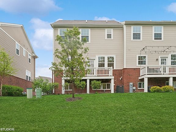 3rd image of 790 Weller Dr