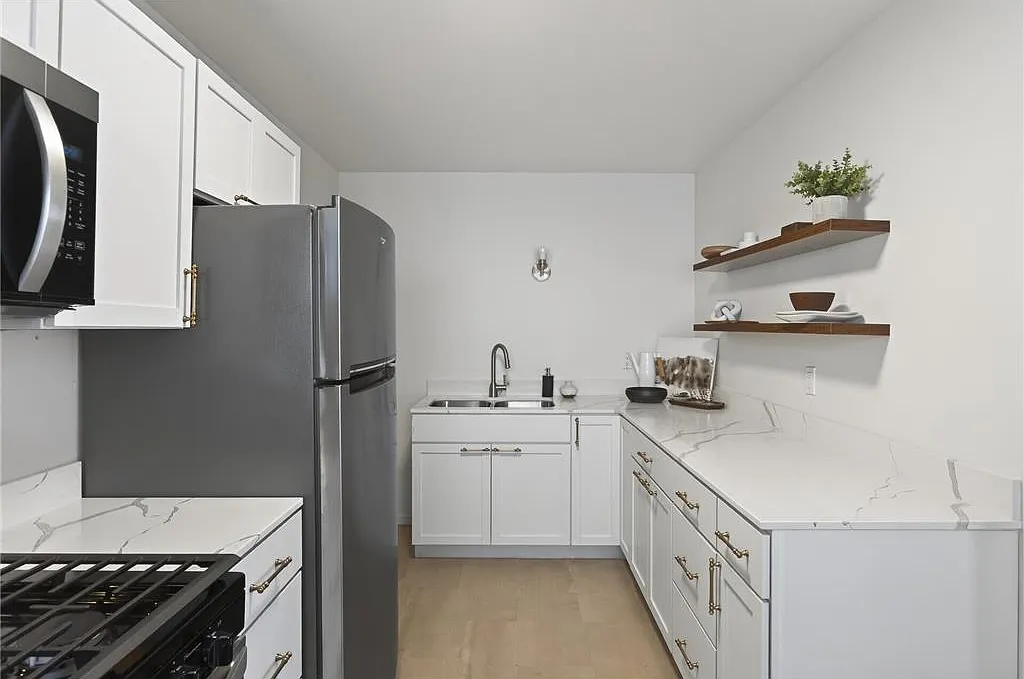 2 bed, 950 sqft, $2,000 — Photo 2