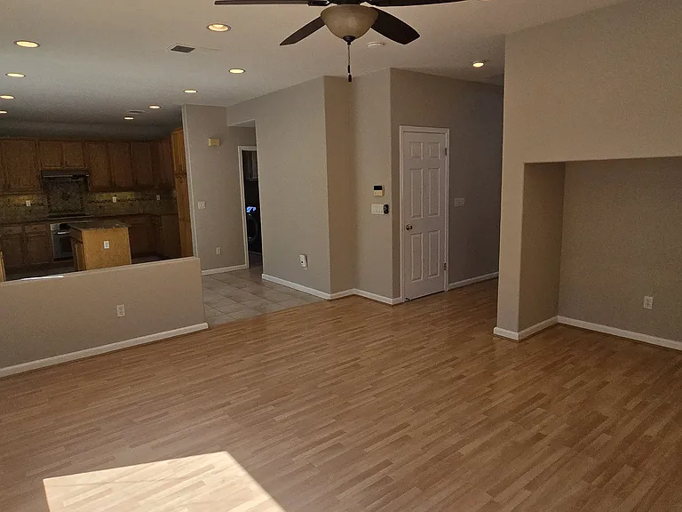 3292 Chateau Du Lac — Photo 7