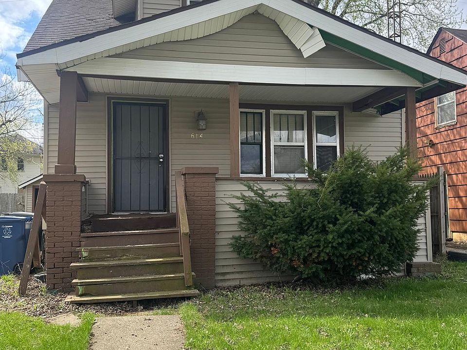1st image of 614 E Marengo Ave