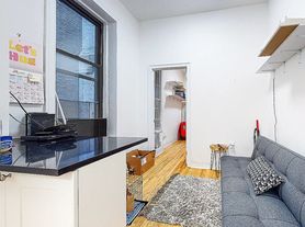 471 Central Park W