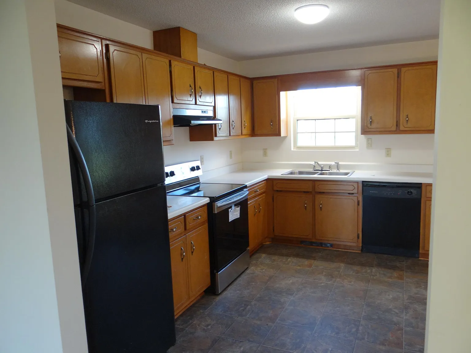 182 Hunt Hollow Dr — Photo 4
