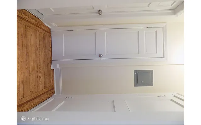 Rented by Douglas Elliman | media 14