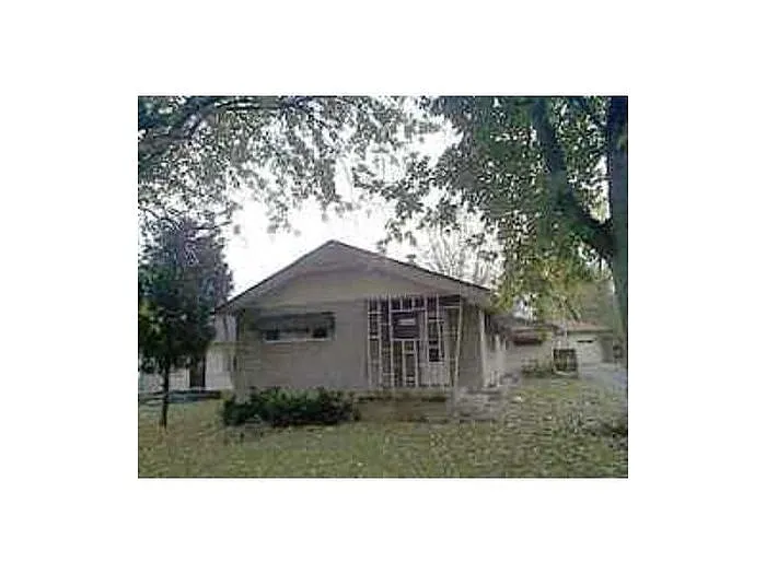 3020 S Keystone Ave photo 1
