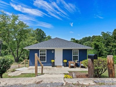 (Undisclosed Address), Lenoir, NC, 28645