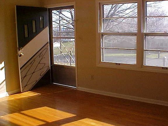 2nd image of 1803 Port Cir
