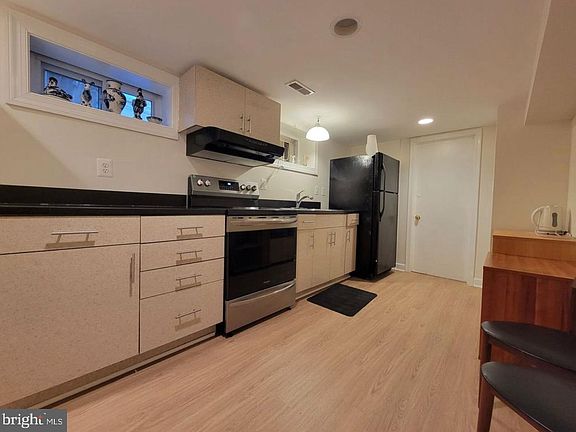 4th image of 1418 44th St NW #B