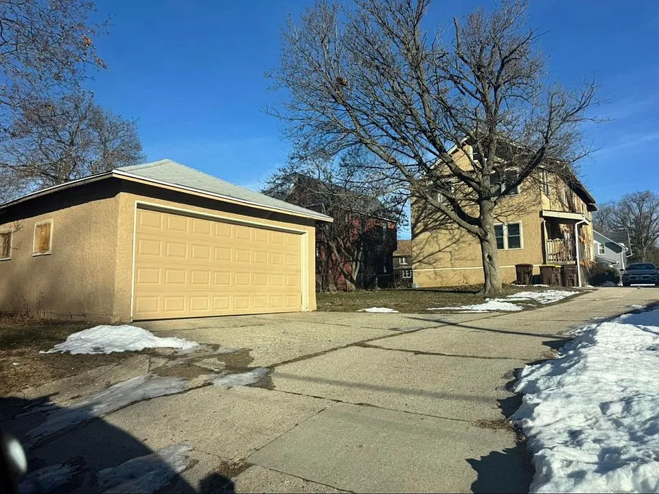 210 N London Ave #210