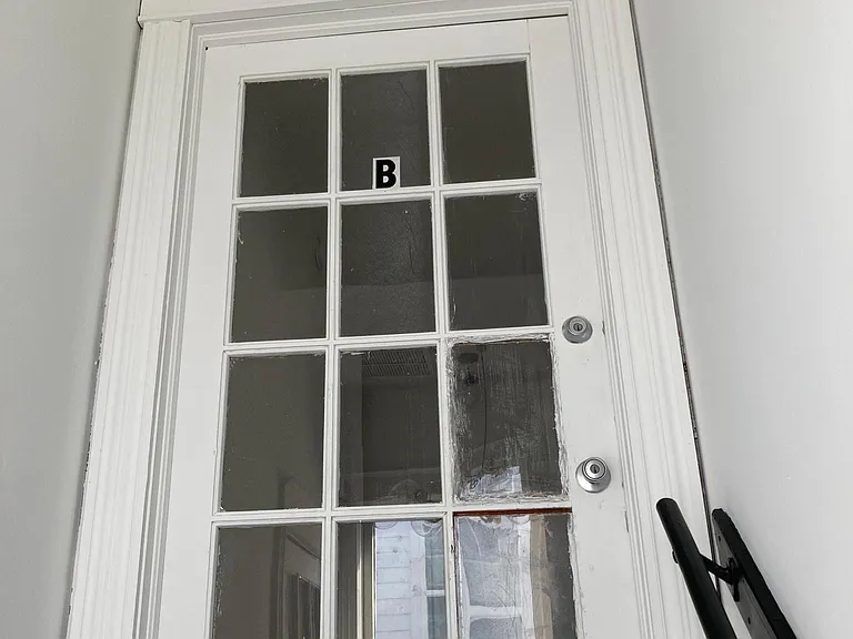 136 King St #B — Photo 5