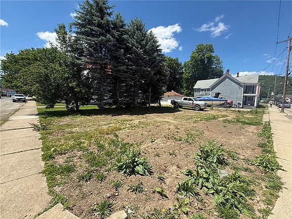 2nd image of 71 Amm St