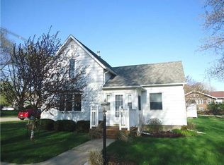 608 Jackson St, Olin, IA 52320