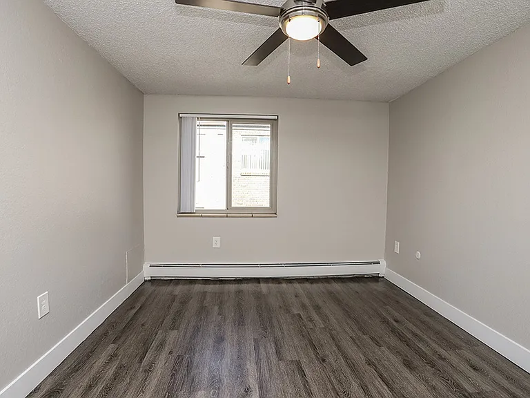 South Washington St Apts — Photo 44