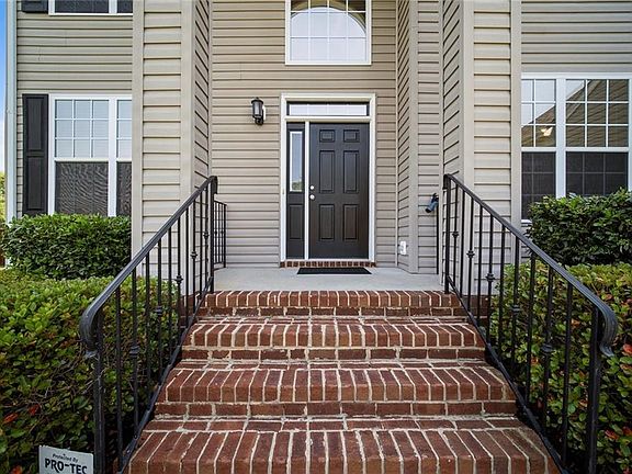 5th image of 503 Fair Oak Dr