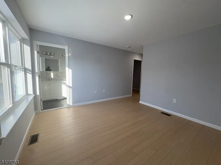 27 Isabella Ave #1-2 — Photo 23