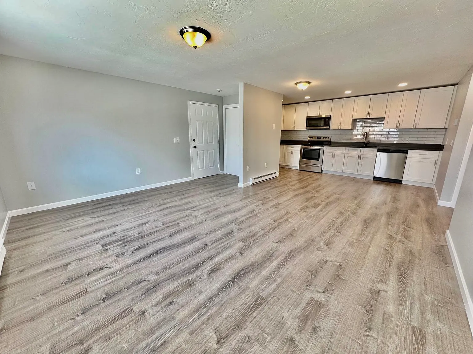 437 Sunderland Road - G — Photo 3
