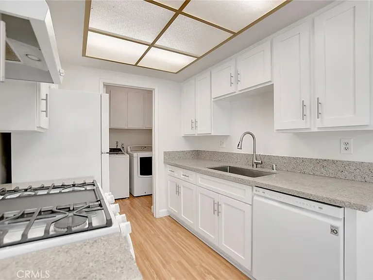 1460 Forest Glen Dr #4 — Photo 10