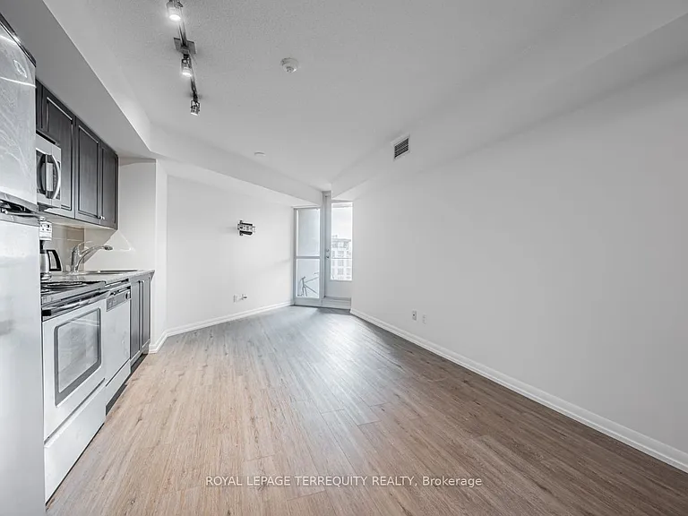 209 Fort York Blvd #658 — Photo 9